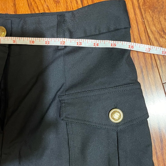 Black shorts - Picture 9 of 11